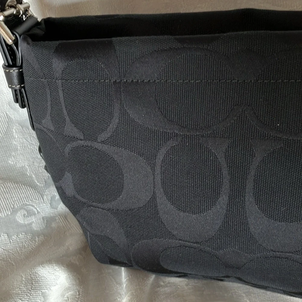 Coach Signature Collection Crossbody Hobo Bag Like New! Price Drop! - Picture 8 of 13